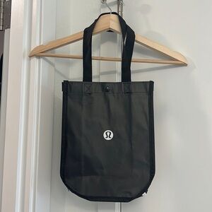 Lululemon Shopper - Small